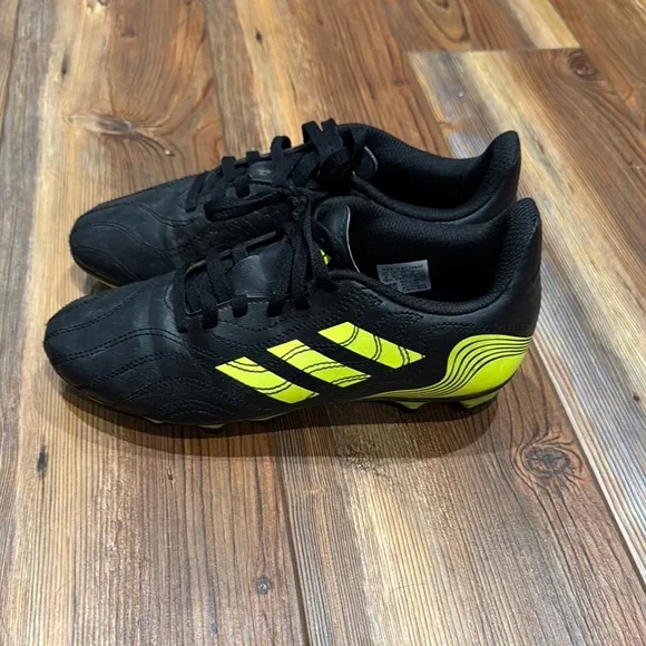 adidas Kids Shoes - Black and Yellow - Picture 3 of 6